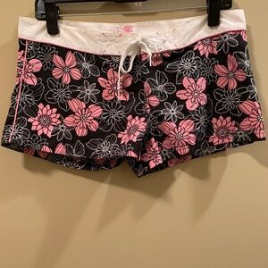 PINK SANDS VINTAGE  LOW RISE SHORT SHORTS - SIZE SMALL